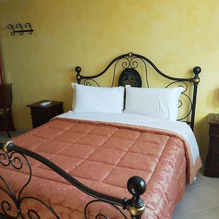 Le Tre Rose Hotel Bono  Ngoại thất bức ảnh
