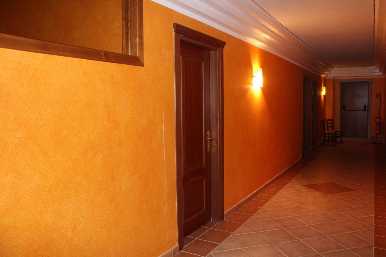 Le Tre Rose Hotel Bono  Ngoại thất bức ảnh