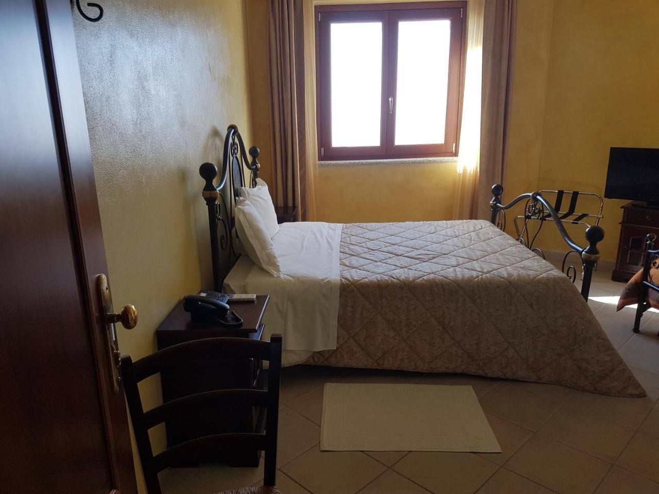 Le Tre Rose Hotel Bono  Ngoại thất bức ảnh