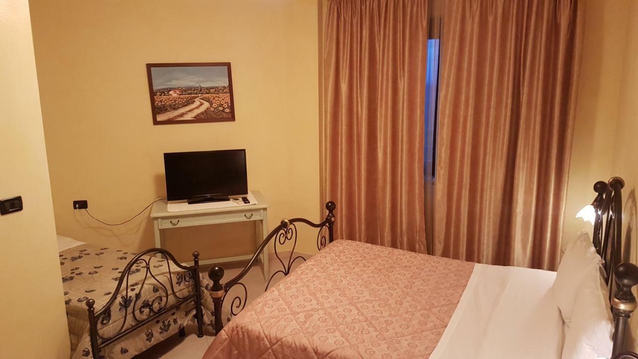 Le Tre Rose Hotel Bono  Ngoại thất bức ảnh